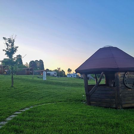 ホテル Camp The Sunrise Hill ピフカ エクステリア 写真