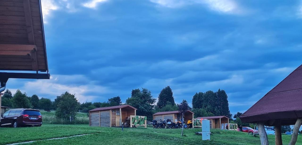 ホテル Camp The Sunrise Hill ピフカ エクステリア 写真