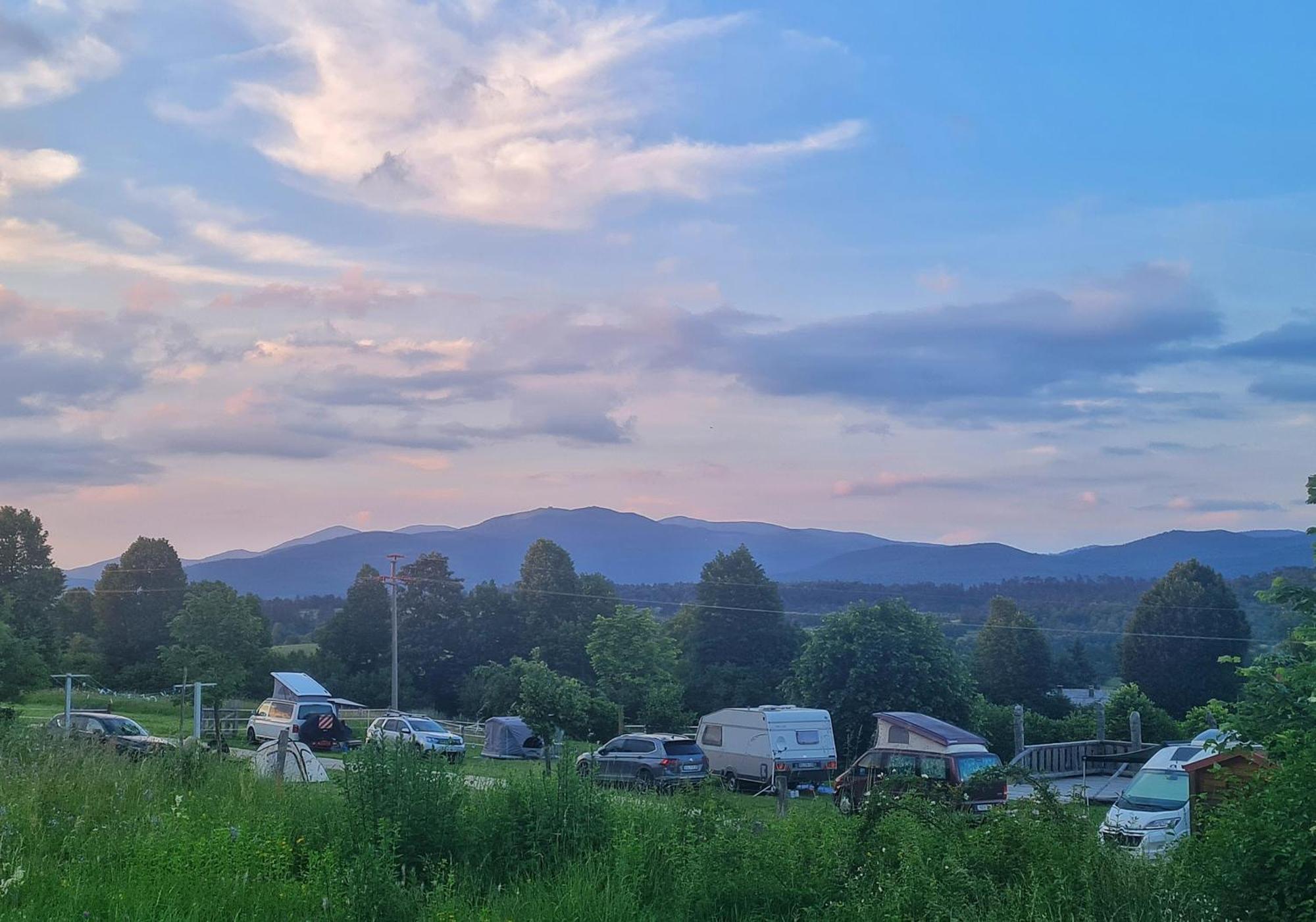 ホテル Camp The Sunrise Hill ピフカ エクステリア 写真